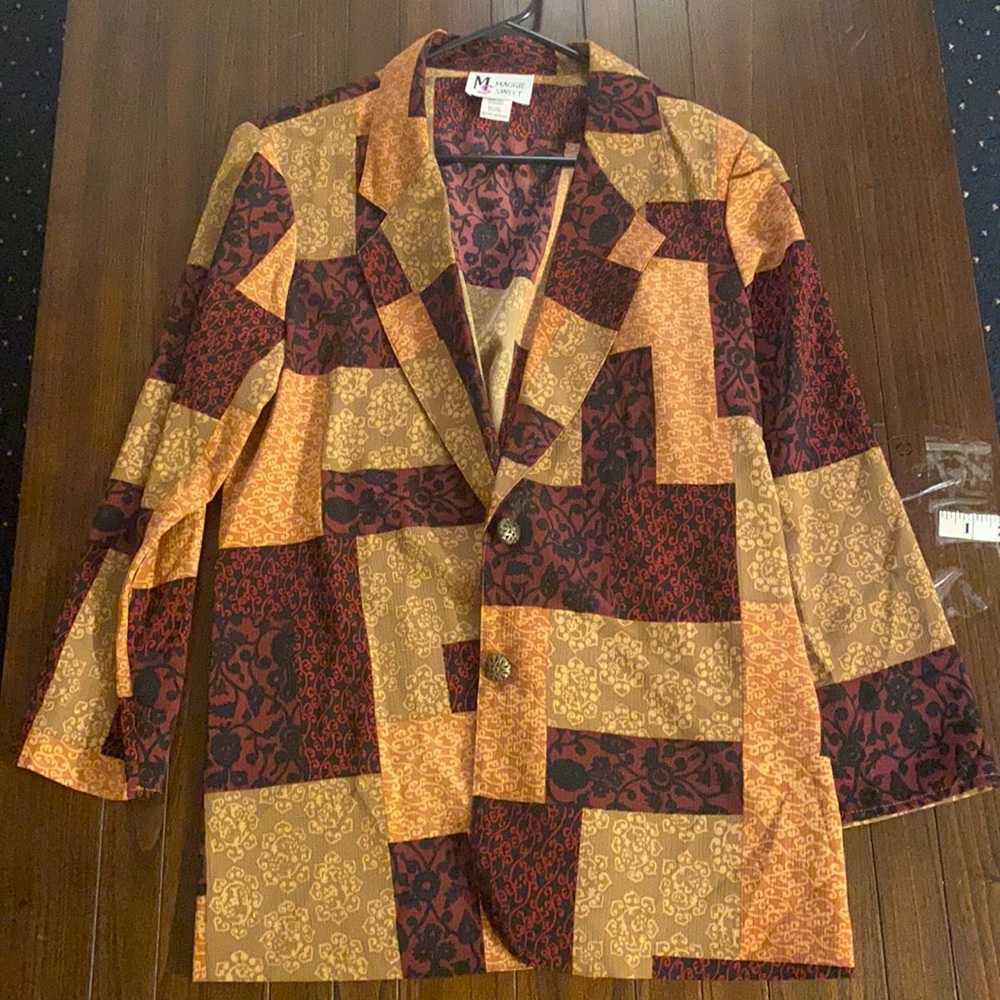 Size m blazer with paisley design